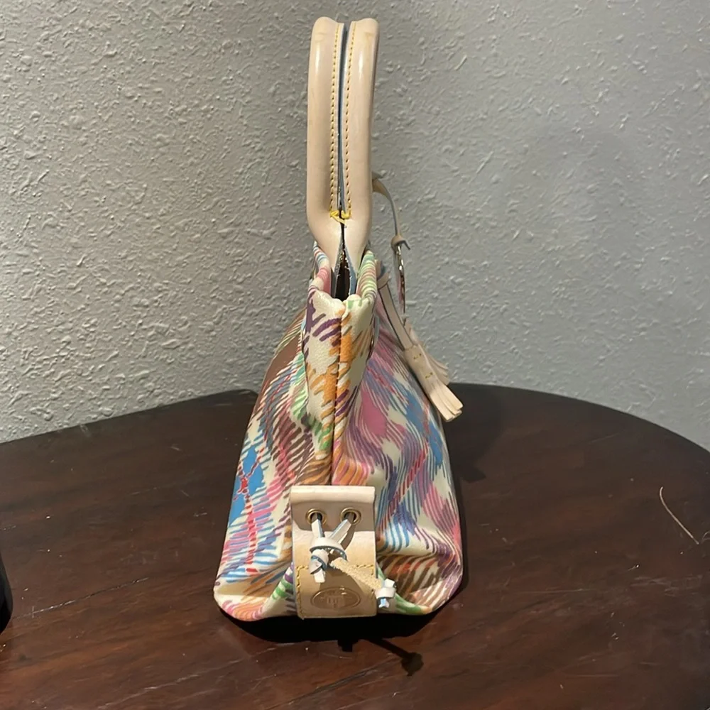 Authentic Dooney & Bourke 13 x 7 x 11 excellent preloved condition 💕 - Picture 4 of 11
